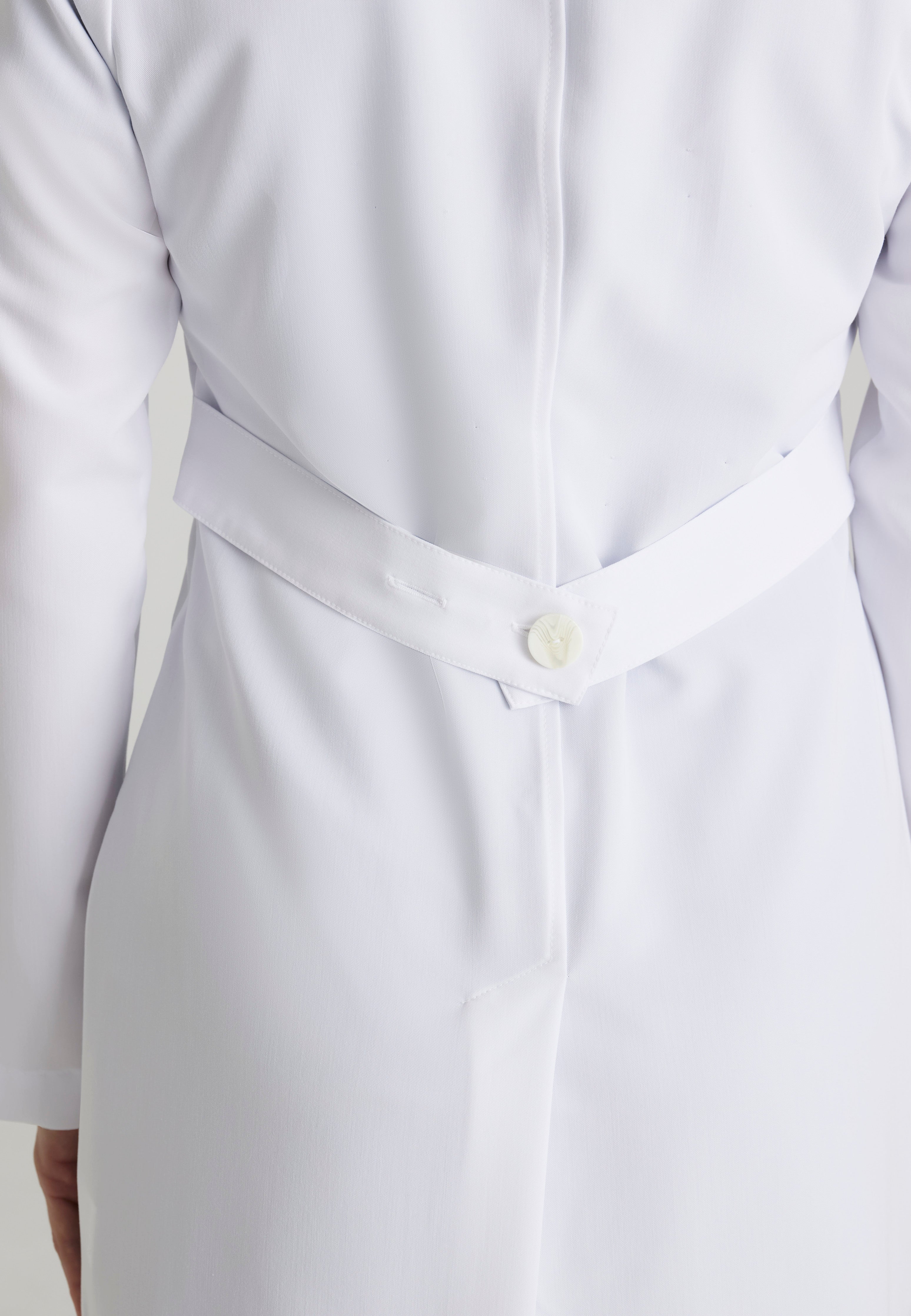 Detail Shot of the Brooke 3-Pocket 32" Lab Coat in White from Grey's Anatomy™ by Barco Signature